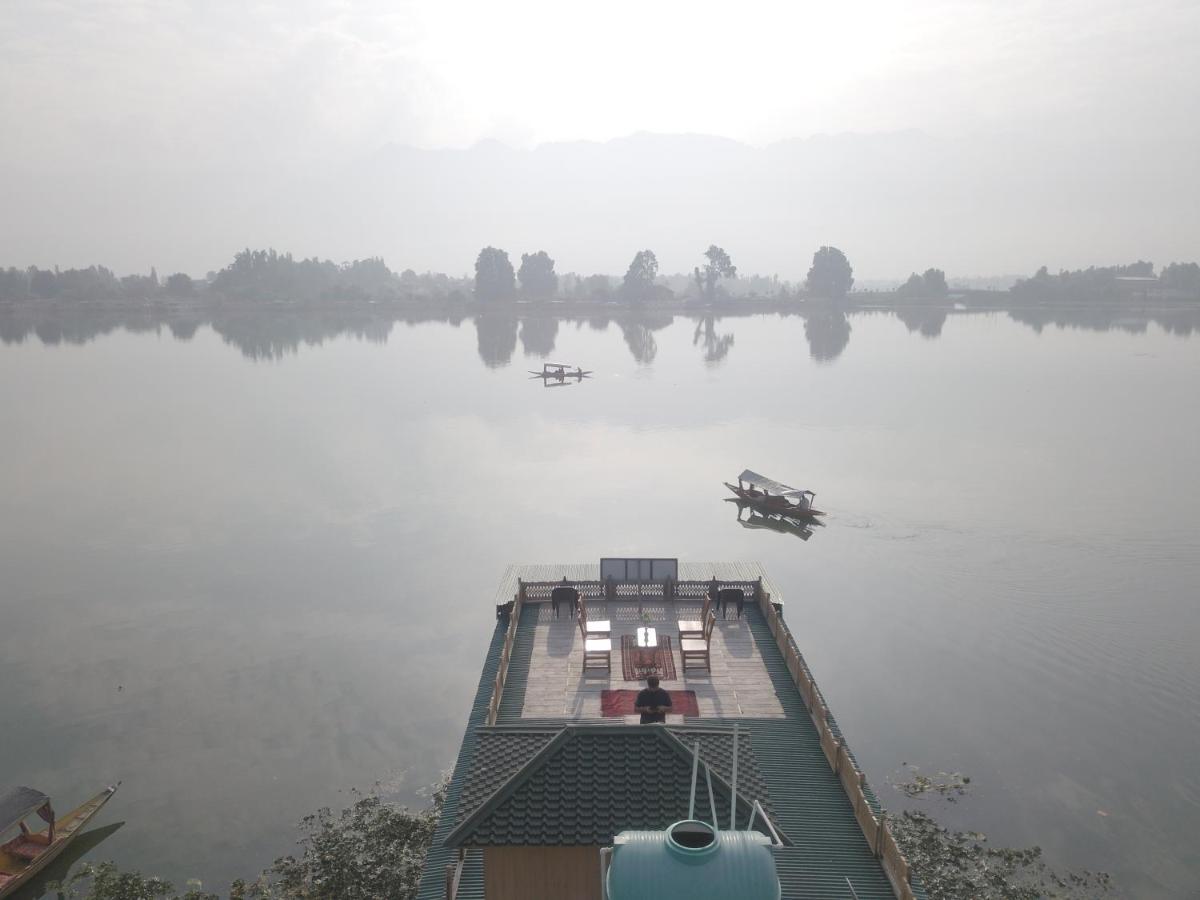 Khilona Luxury Heritage Houseboats Srīnagar Buitenkant foto