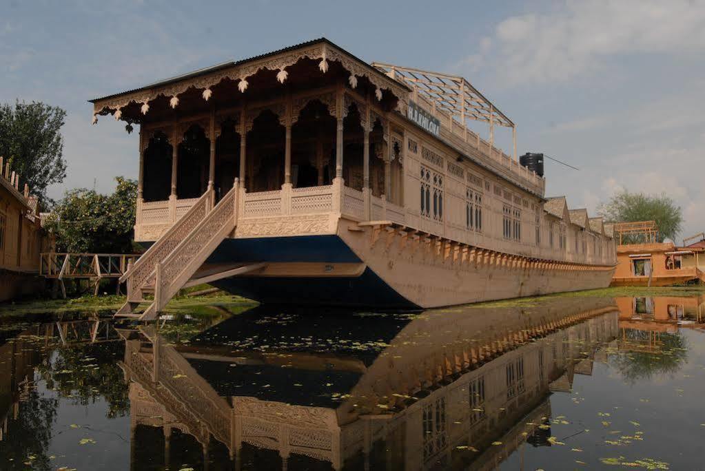 Khilona Luxury Heritage Houseboats Srīnagar Buitenkant foto