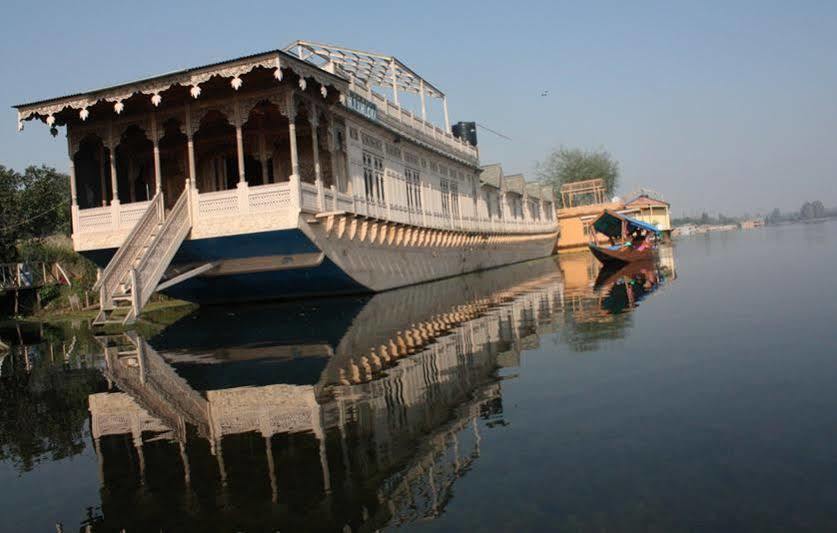 Khilona Luxury Heritage Houseboats Srīnagar Buitenkant foto